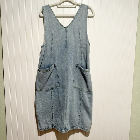 tea n rose Dresses & Skirts - Tea N Rose Denim Jumper Dress Size Small